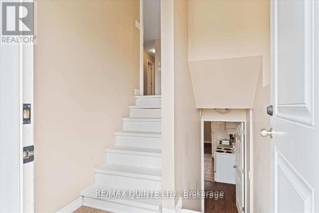 240 College Street E, Belleville, Ontario  K8N 2V9 - Photo 4 - X13122256