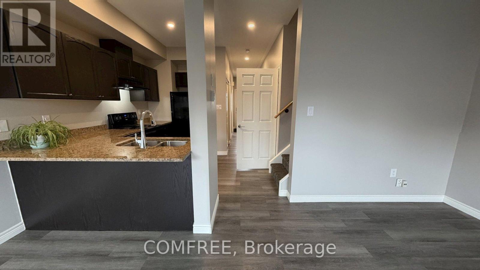 175 Stanley Street, Barrie (East Bayfield), Ontario  L4M 0G2 - Photo 2 - S13122382