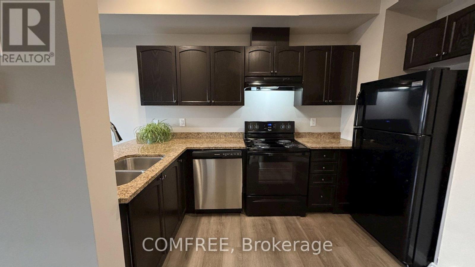 175 Stanley Street, Barrie (East Bayfield), Ontario  L4M 0G2 - Photo 3 - S13122382