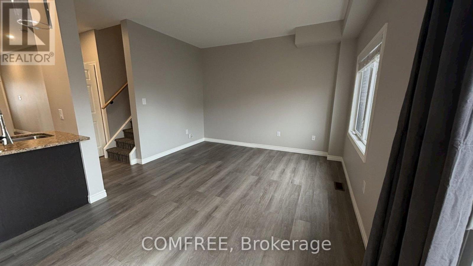 175 Stanley Street, Barrie (East Bayfield), Ontario  L4M 0G2 - Photo 4 - S13122382