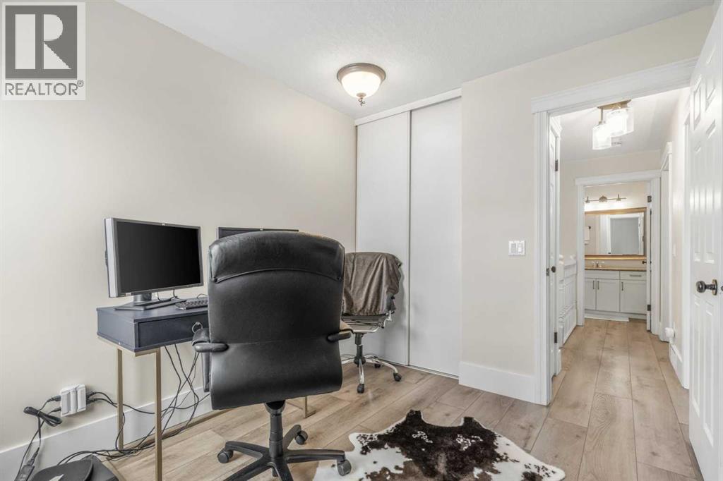 212 Coachway Lane SW, Calgary, Alberta  T3H 2V9 - Photo 23 - A2293656
