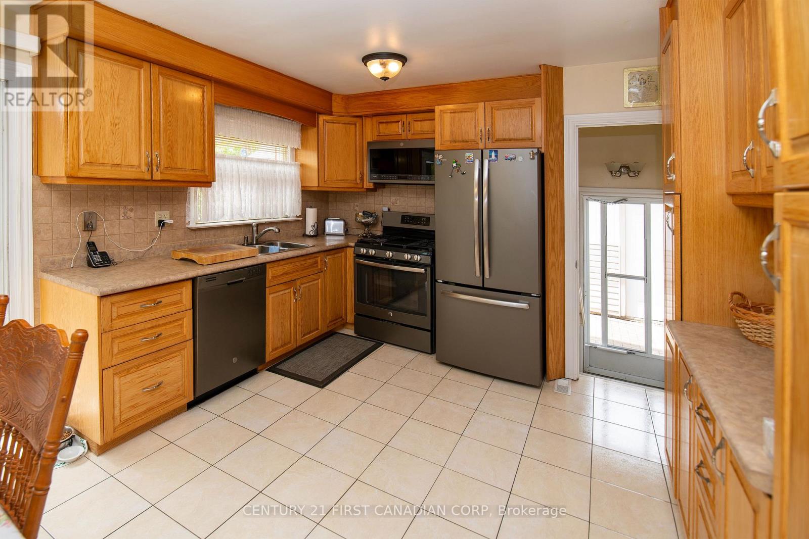 45 Manitoulin Drive, London East, Ontario  N5W 1M2 - Photo 12 - X13122384