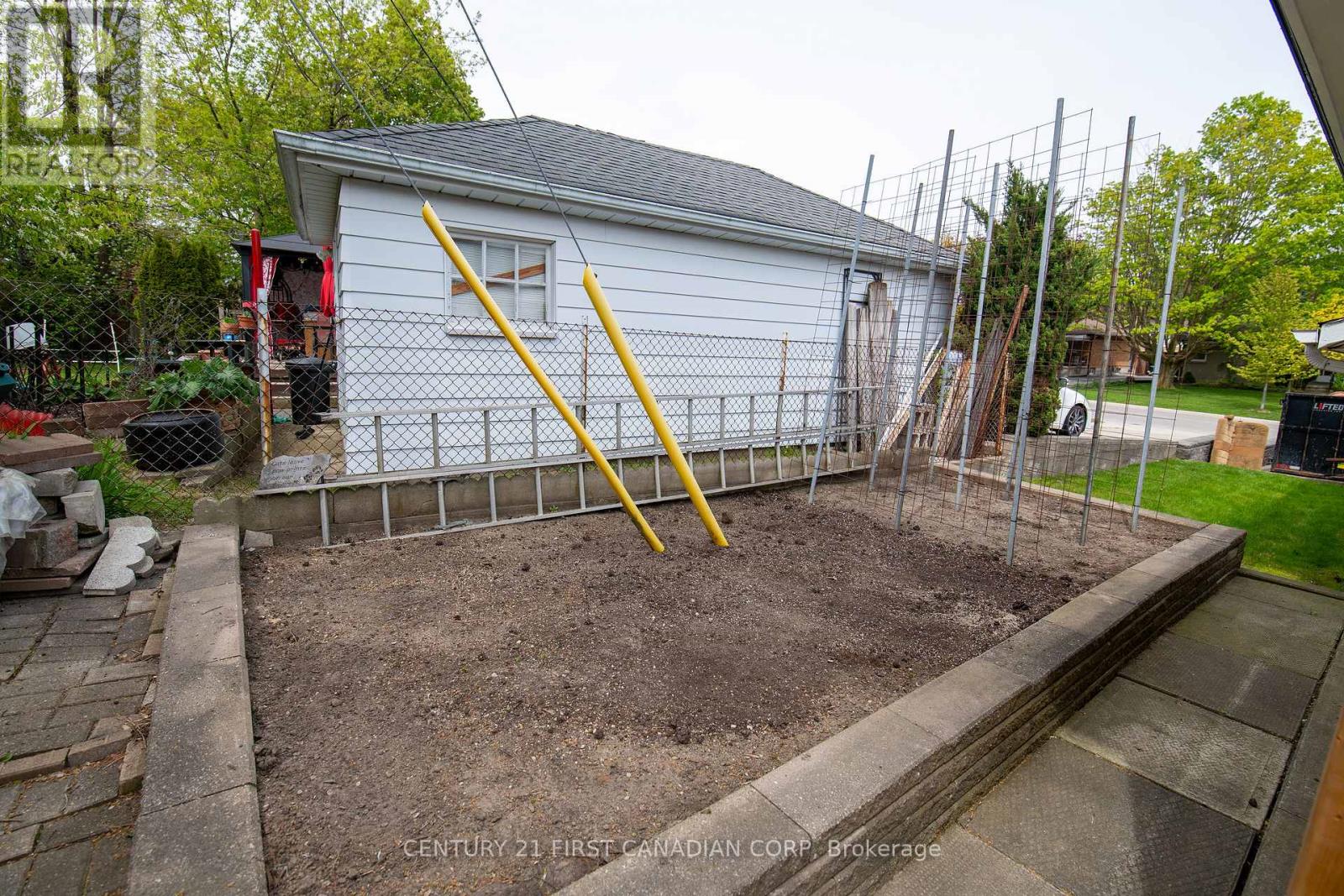 45 Manitoulin Drive, London East, Ontario  N5W 1M2 - Photo 30 - X13122384