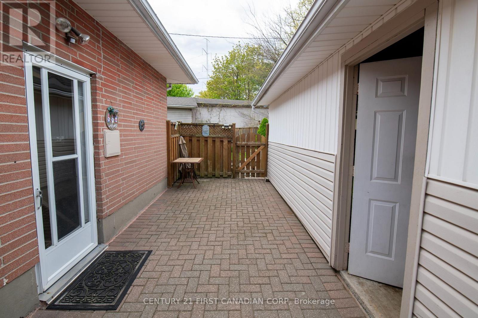 45 Manitoulin Drive, London East, Ontario  N5W 1M2 - Photo 35 - X13122384