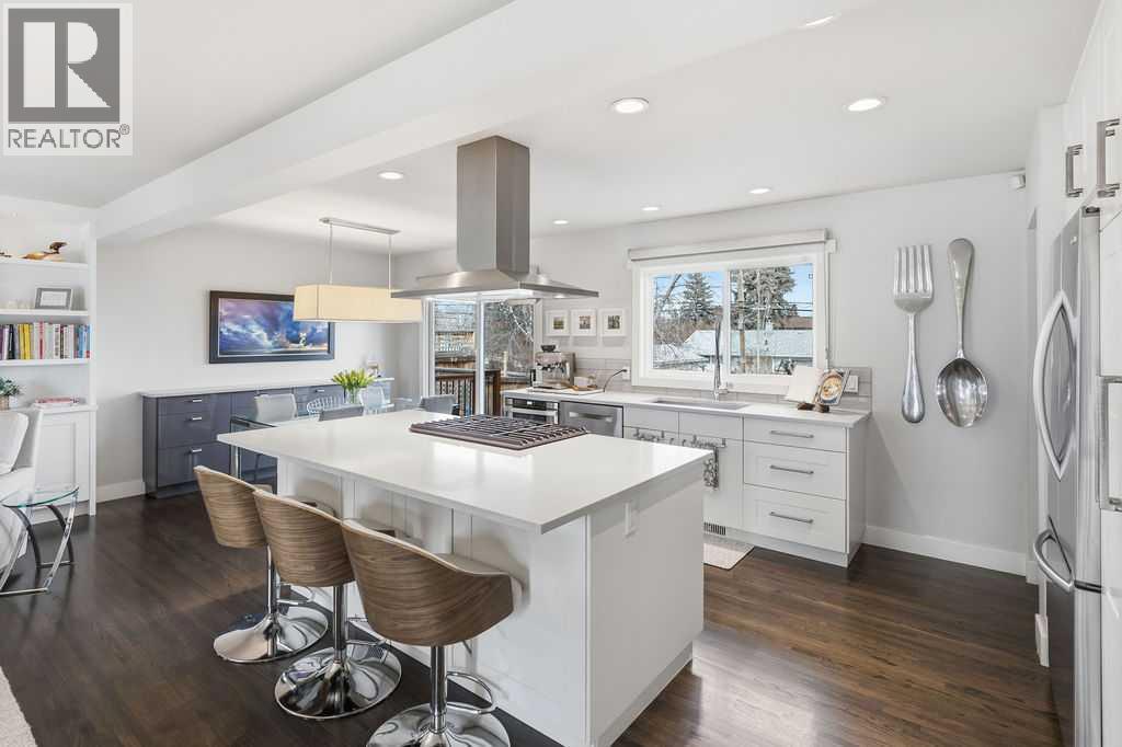 86 Warwick Drive Sw, Calgary, Alberta  T3C 2R6 - Photo 7 - A2302230