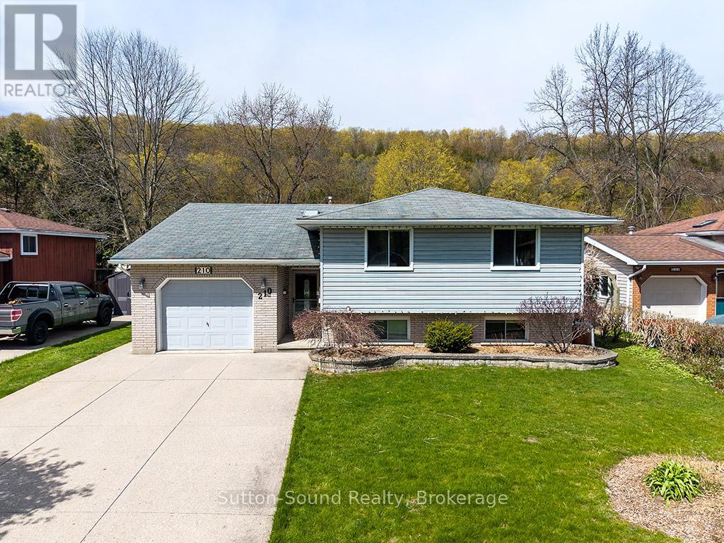 210 5th A Avenue W, Owen Sound, Ontario N4K 6G8 - Photo 2 - X13122276