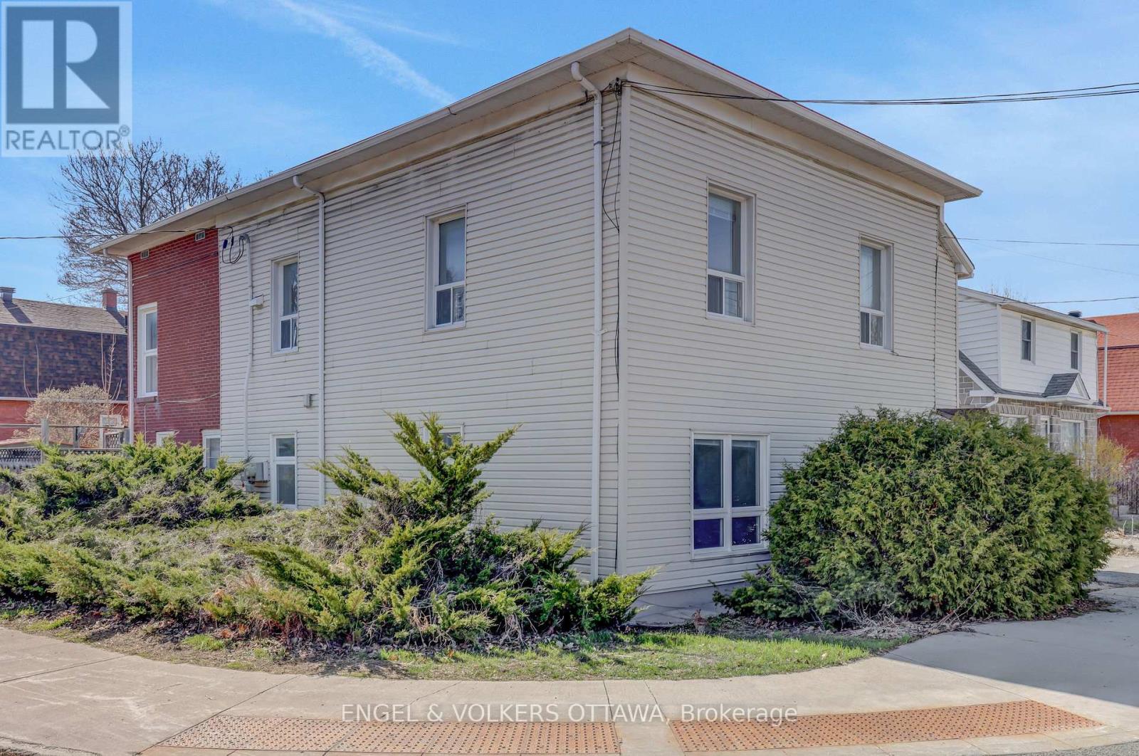 504 Hilson Avenue, Ottawa, Ontario  K1Z 6C7 - Photo 2 - X13122330