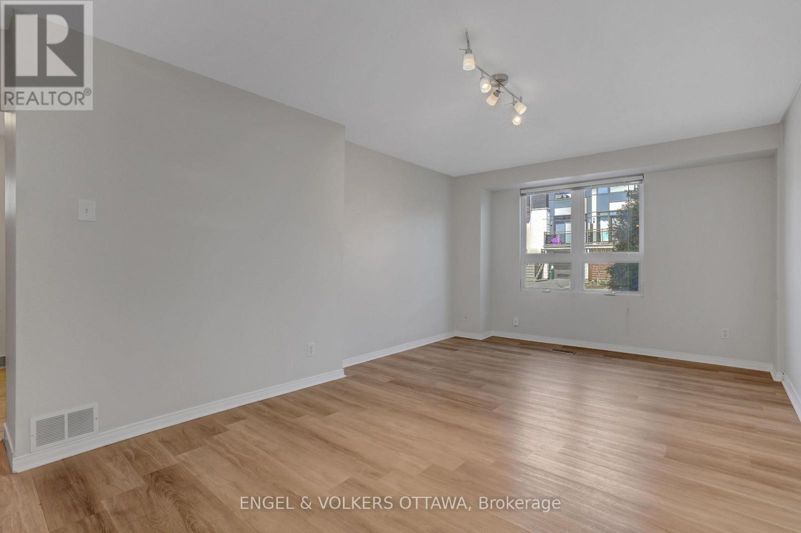 504 Hilson Avenue, Ottawa, Ontario  K1Z 6C7 - Photo 9 - X13122330