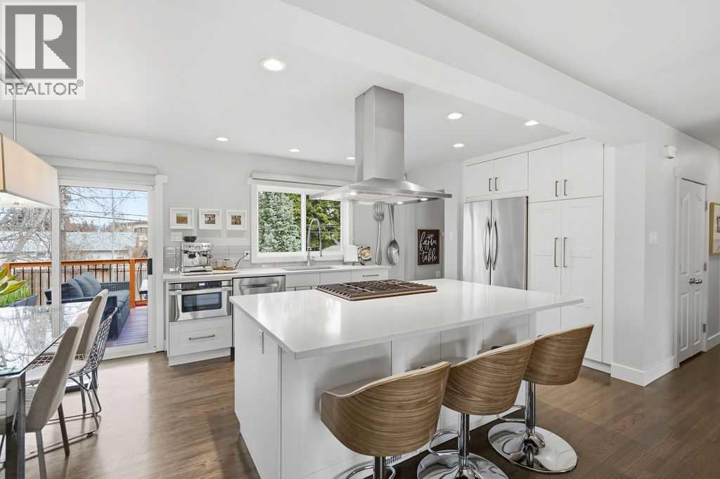 86 Warwick Drive Sw, Calgary, Alberta  T3C 2R6 - Photo 9 - A2302230