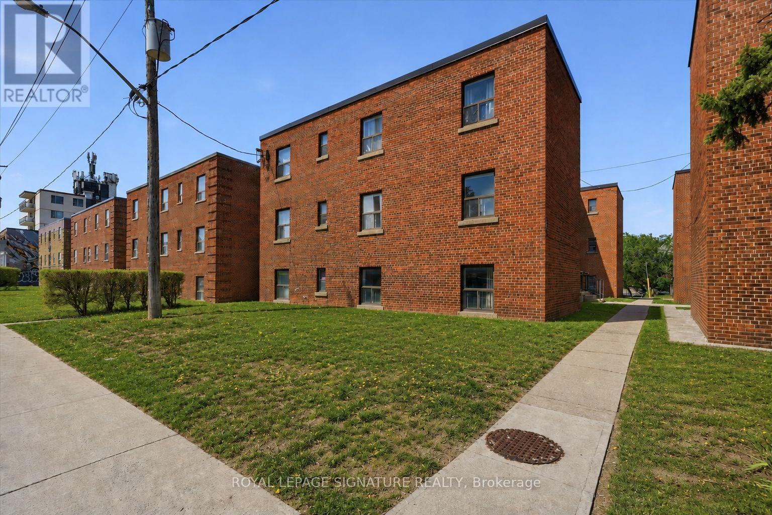 201 - 1000 O'connor Drive, Toronto, Ontario  M4B 2T3 - Photo 2 - E13120878