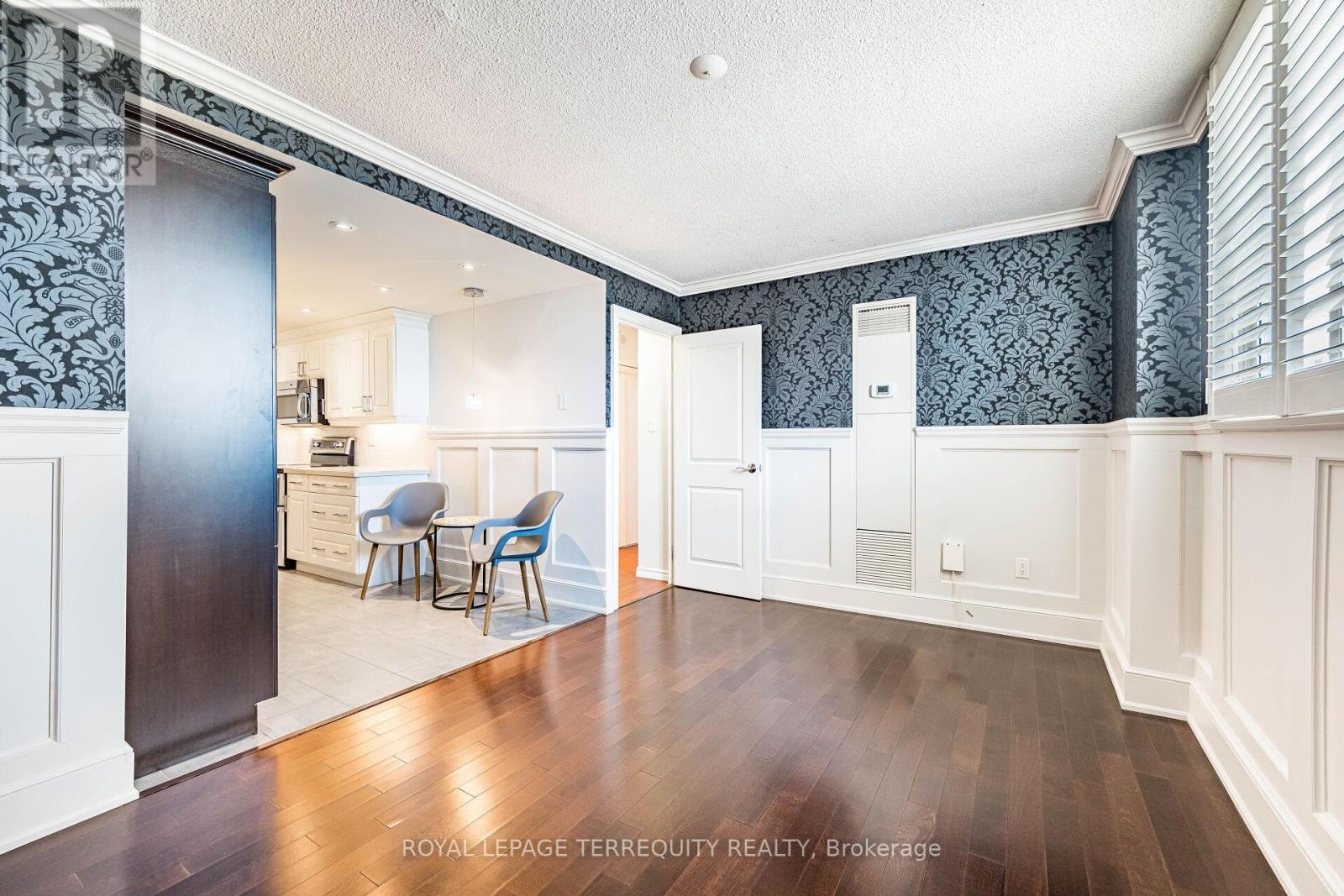 1902 - 820 Burnhamthorpe Road, Toronto, Ontario  M9C 4W2 - Photo 17 - W13121032