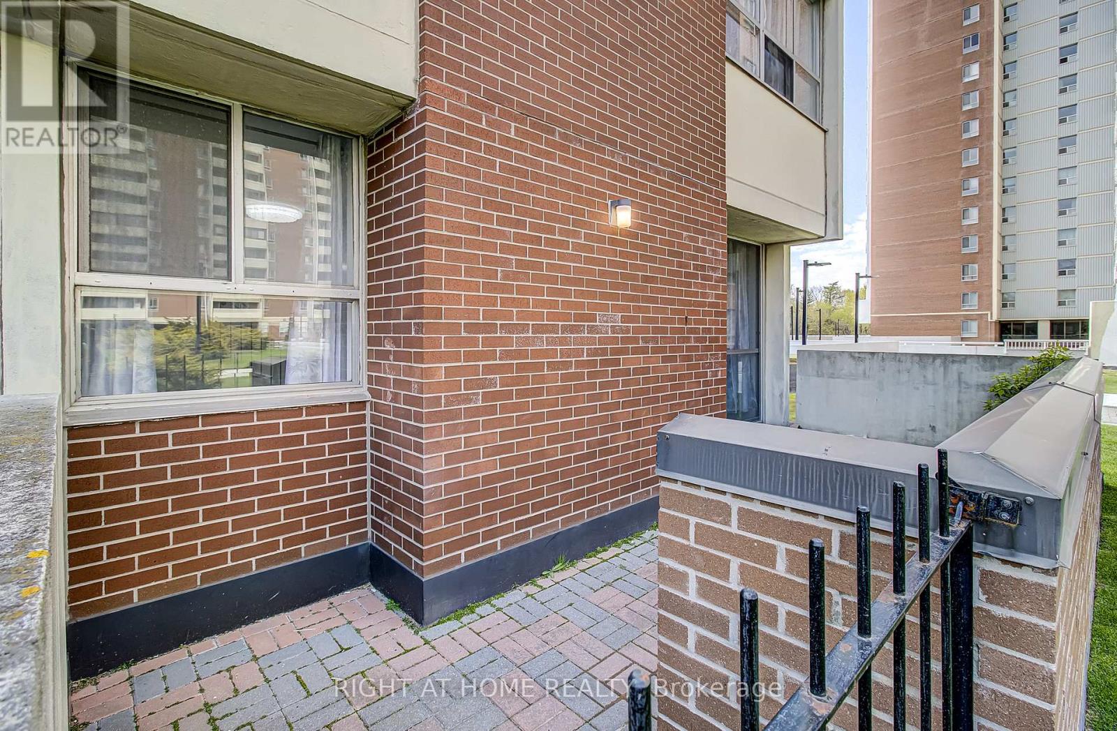 409 - 8 Crescent Town Road, Toronto, Ontario  M4C 5L3 - Photo 21 - E13119648