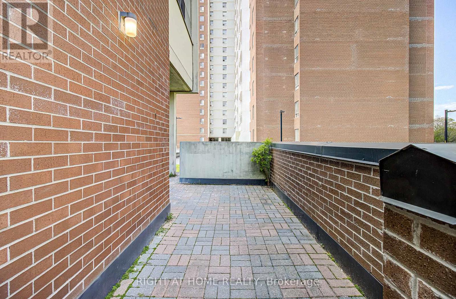 409 - 8 Crescent Town Road, Toronto, Ontario  M4C 5L3 - Photo 22 - E13119648