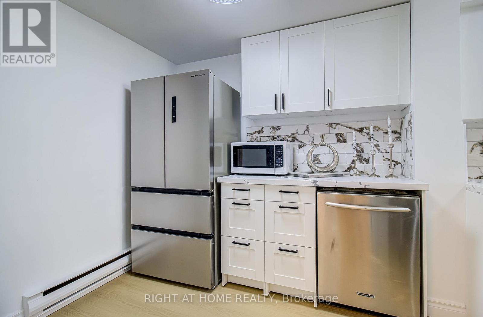 409 - 8 Crescent Town Road, Toronto, Ontario  M4C 5L3 - Photo 11 - E13119648