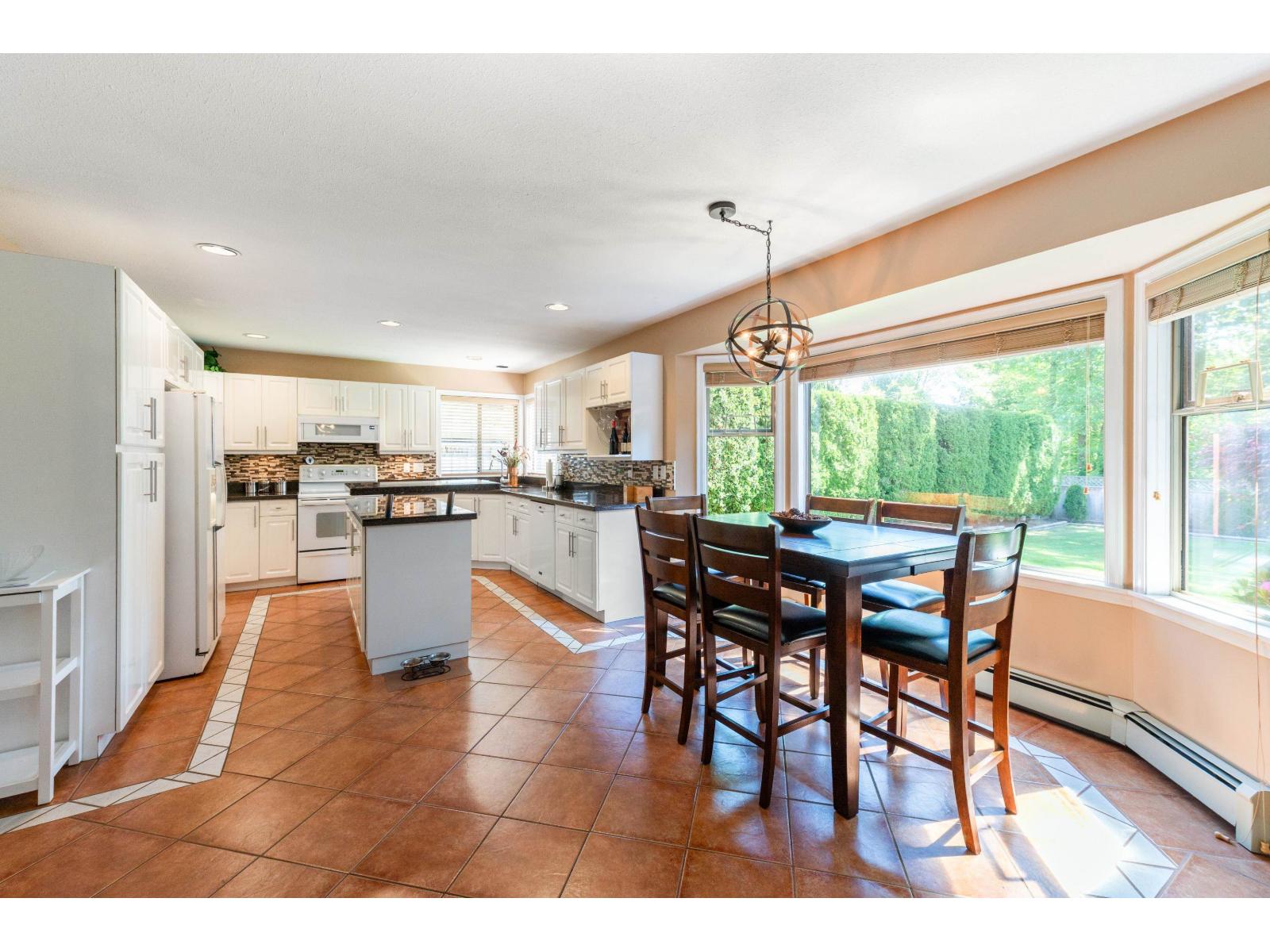 8588 141 Street, Surrey, British Columbia V3W 3A9 - Photo 11 - R3122985