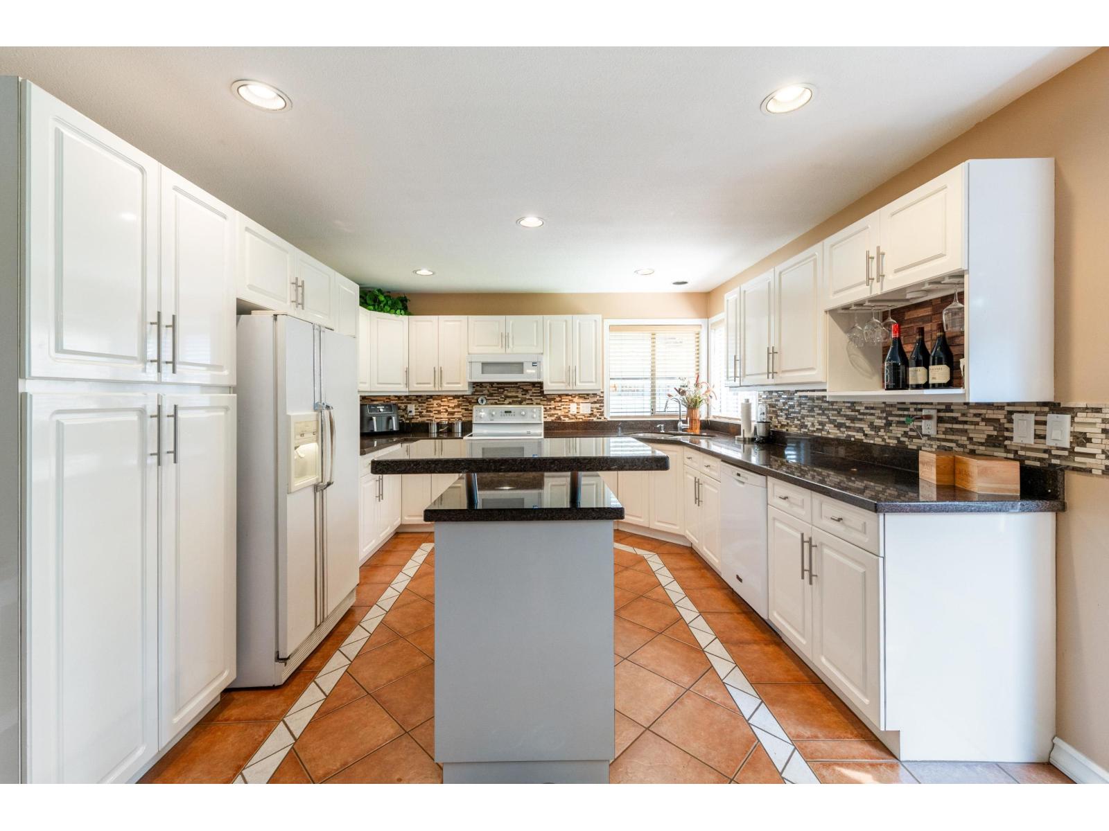 8588 141 Street, Surrey, British Columbia V3W 3A9 - Photo 12 - R3122985