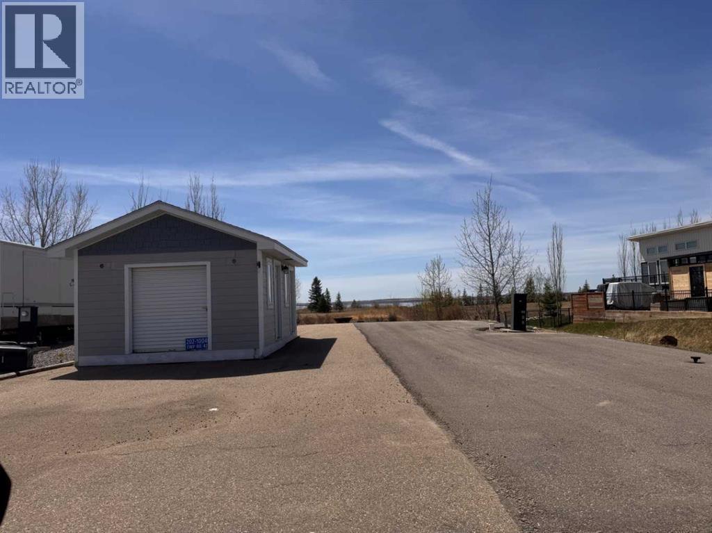 <div class="slider-price">$195,000.00</div><p>202a 10046 Township Road, Rural Ponoka County, Alberta</p>