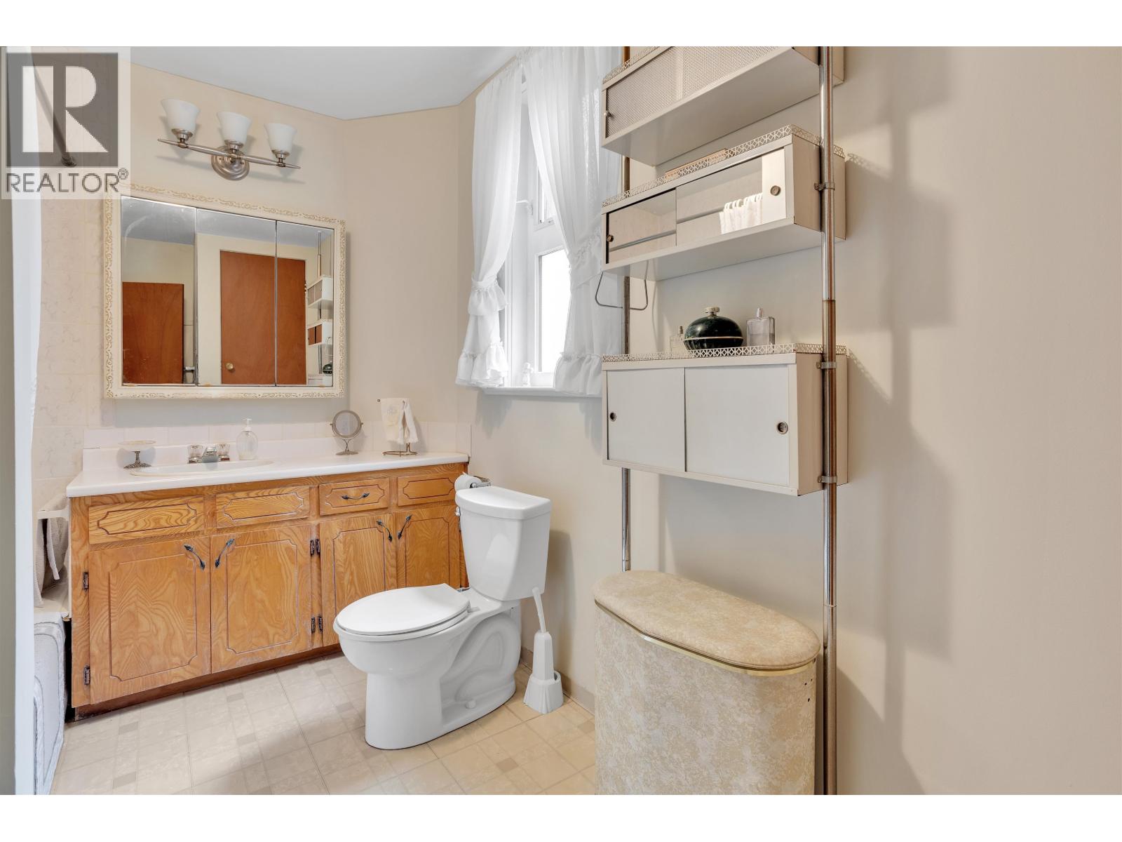 2206 Musqueamview Street, Vancouver, British Columbia  V6K 4G9 - Photo 15 - R3122522