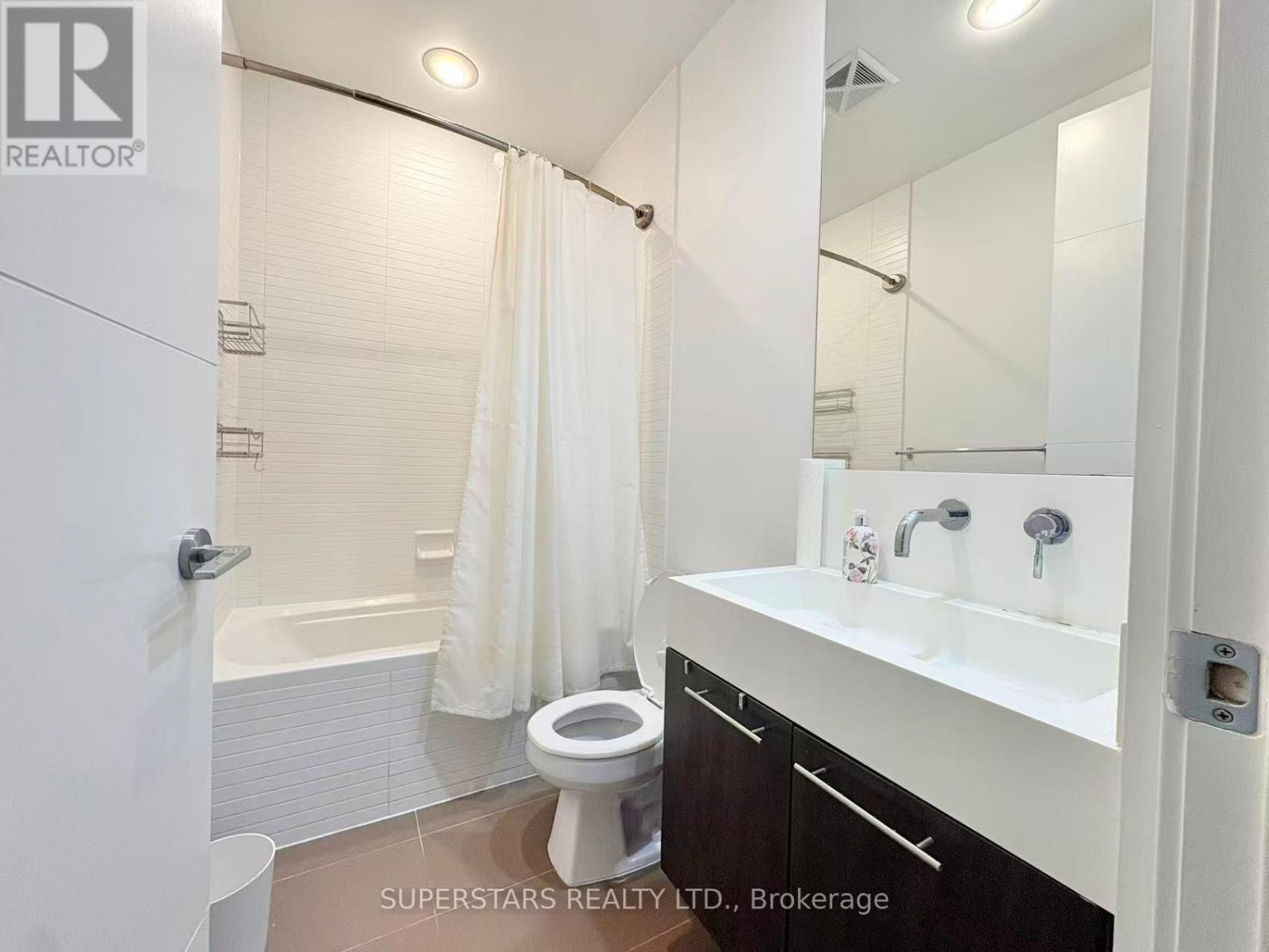305 - 66 Portland Street, Toronto, Ontario  M5V 2M6 - Photo 3 - C13122408