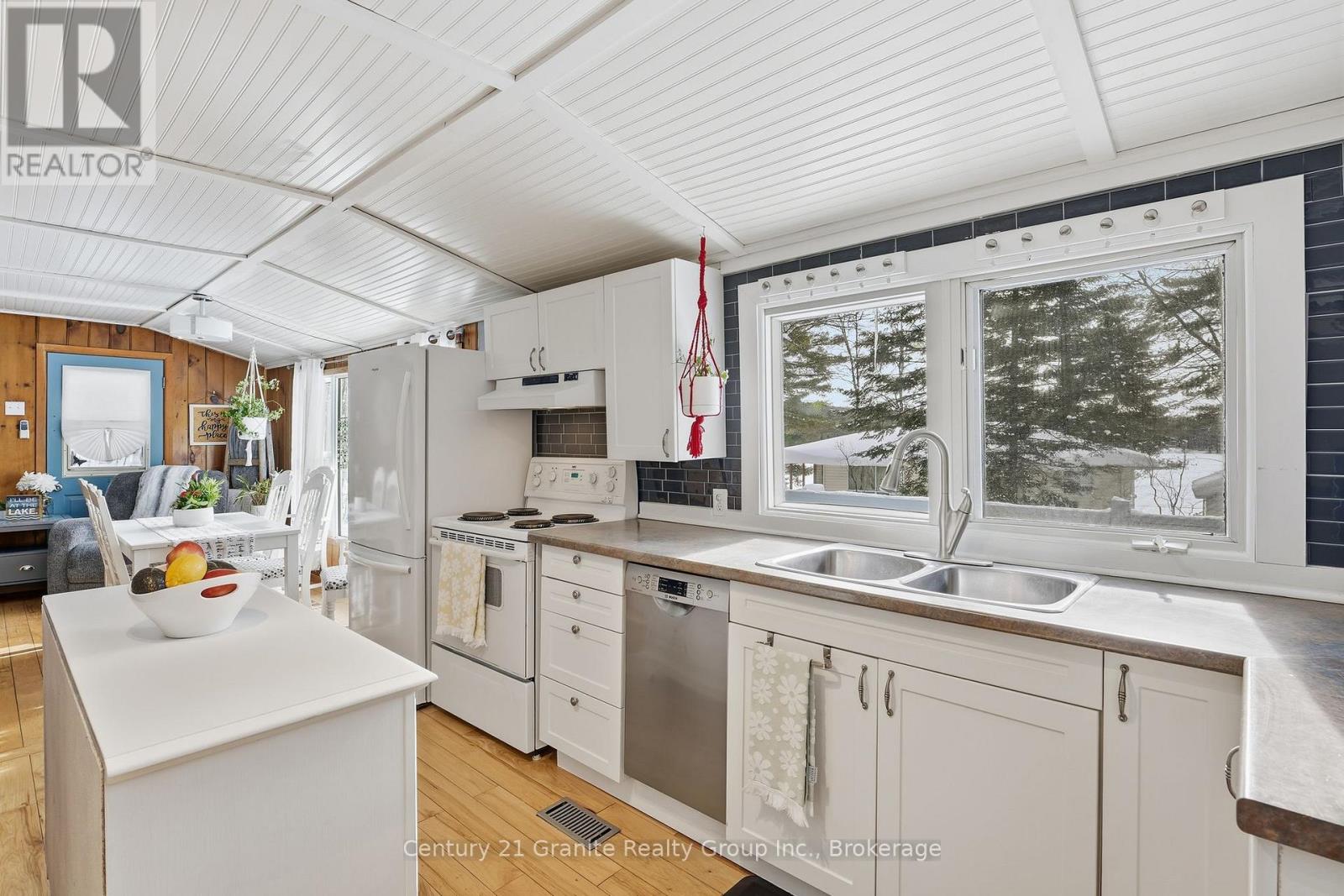 1019 Pike Lane, Dysart Et Al, Ontario  K0M 1S0 - Photo 8 - X12784164
