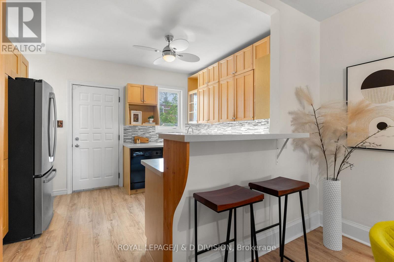 87 Kent Road, Toronto, Ontario  M4L 2X5 - Photo 11 - E13122278