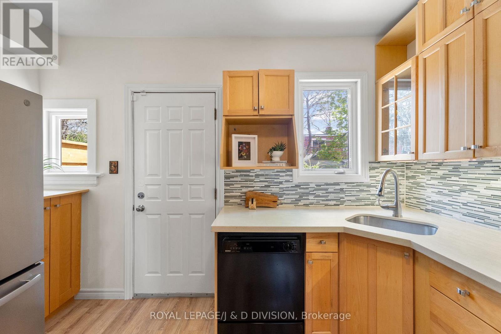 87 Kent Road, Toronto, Ontario  M4L 2X5 - Photo 13 - E13122278
