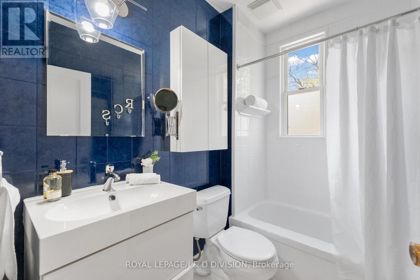 87 Kent Road, Toronto, Ontario  M4L 2X5 - Photo 20 - E13122278