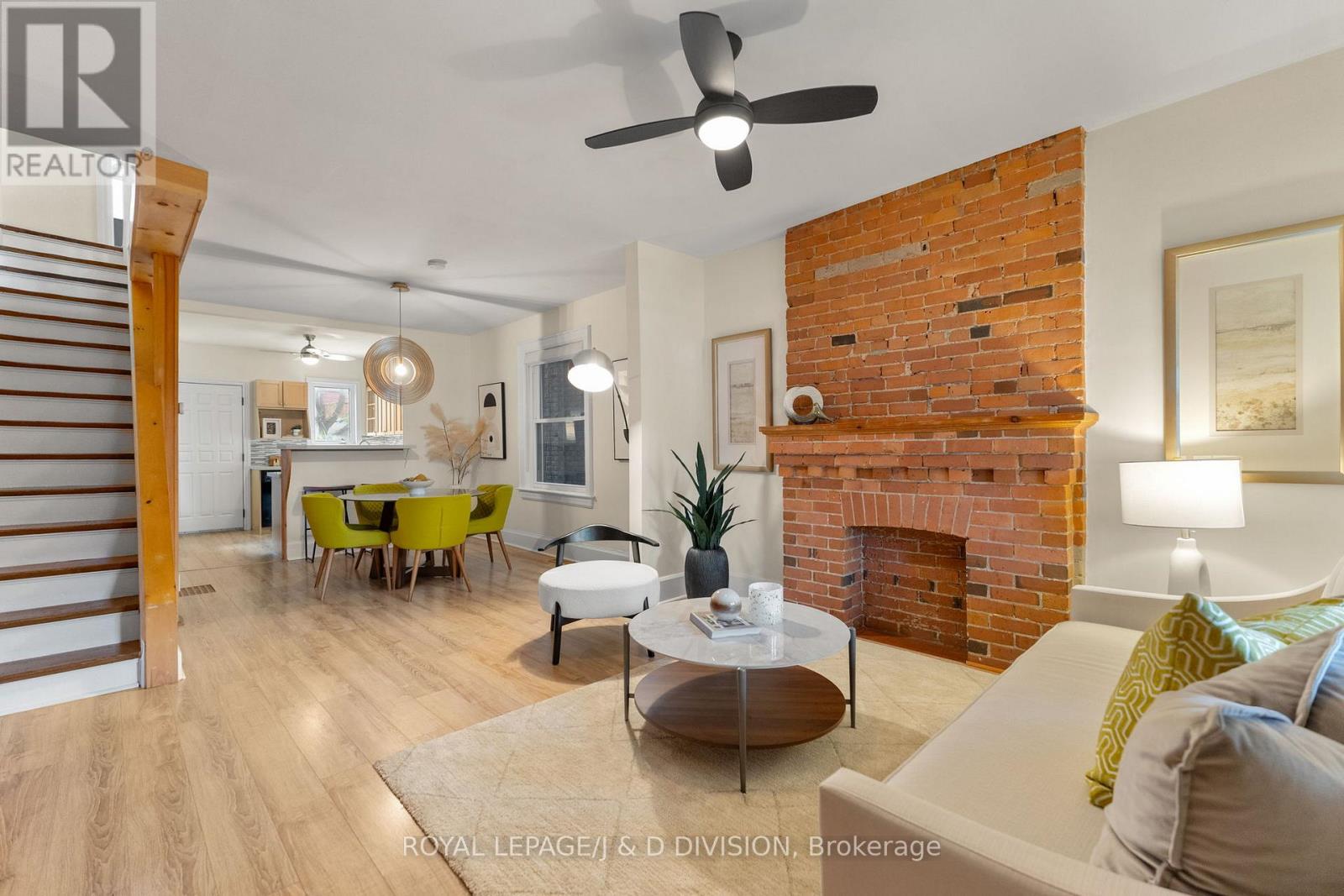 87 Kent Road, Toronto, Ontario  M4L 2X5 - Photo 3 - E13122278