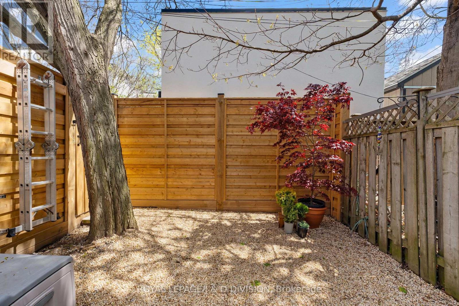 87 Kent Road, Toronto, Ontario  M4L 2X5 - Photo 32 - E13122278