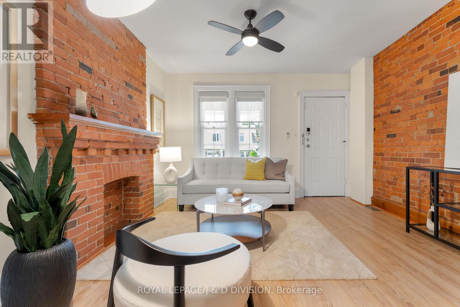 87 Kent Road, Toronto, Ontario  M4L 2X5 - Photo 5 - E13122278