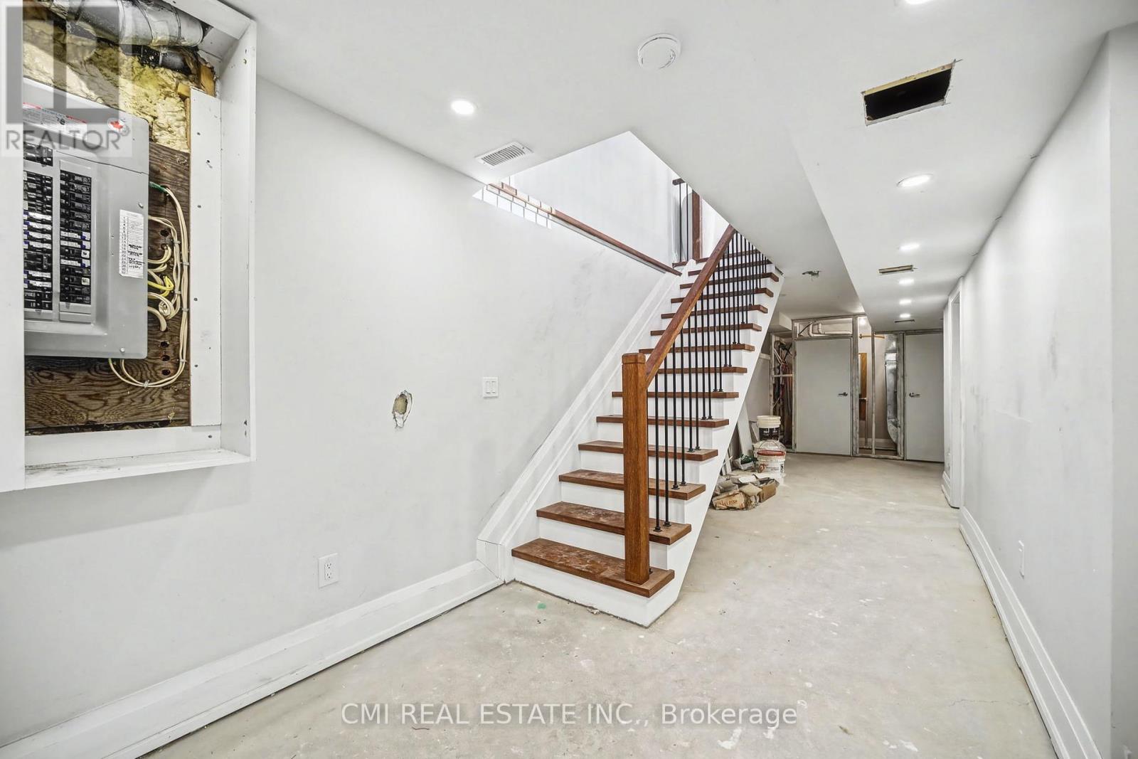 75 Kenilworth Avenue, Toronto, Ontario  M4L 3S4 - Photo 43 - E13122346