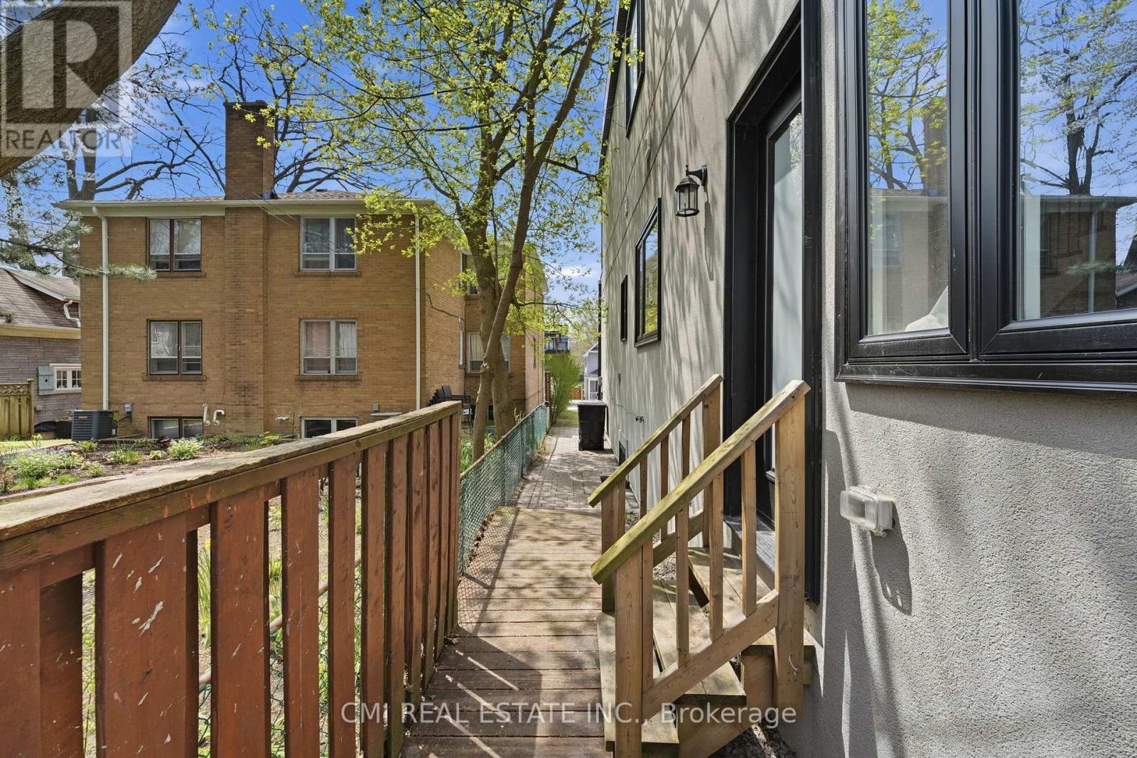 75 Kenilworth Avenue, Toronto, Ontario  M4L 3S4 - Photo 50 - E13122346