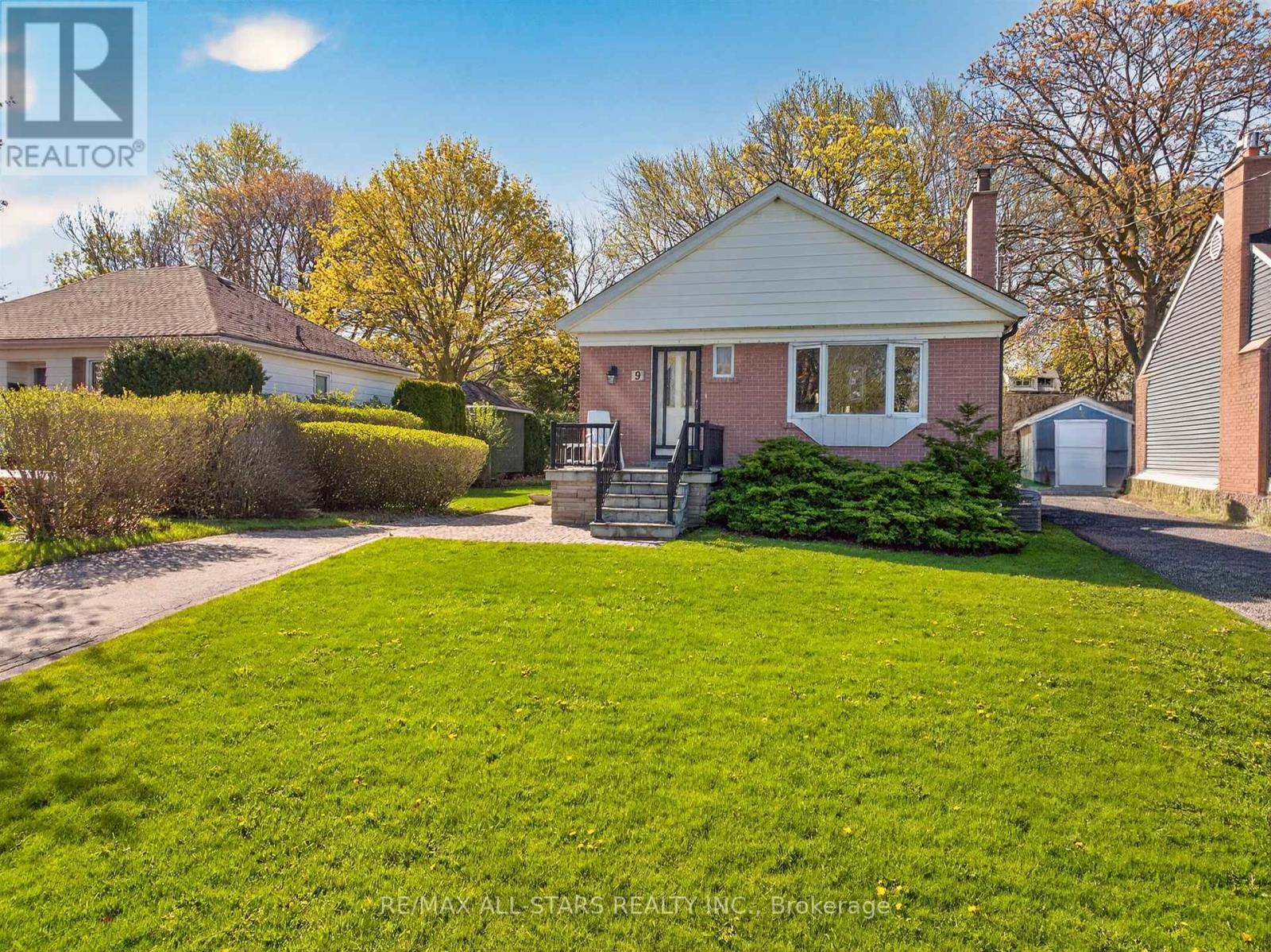 9 Martindale Road, Toronto, Ontario  M1M 2B6 - Photo 3 - E13122410