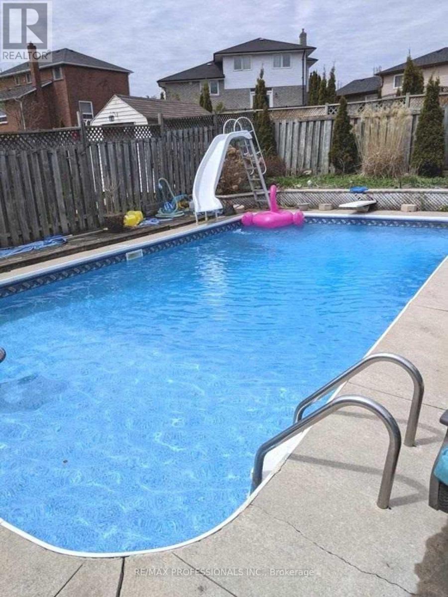 68 Overbank Drive, Oshawa, Ontario  L1J 7Y8 - Photo 23 - E13122558