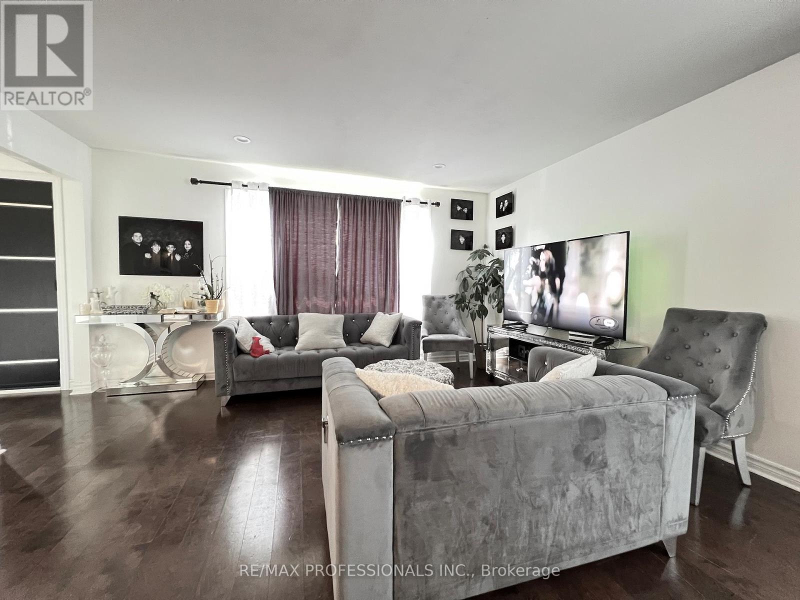68 Overbank Drive, Oshawa, Ontario  L1J 7Y8 - Photo 6 - E13122558