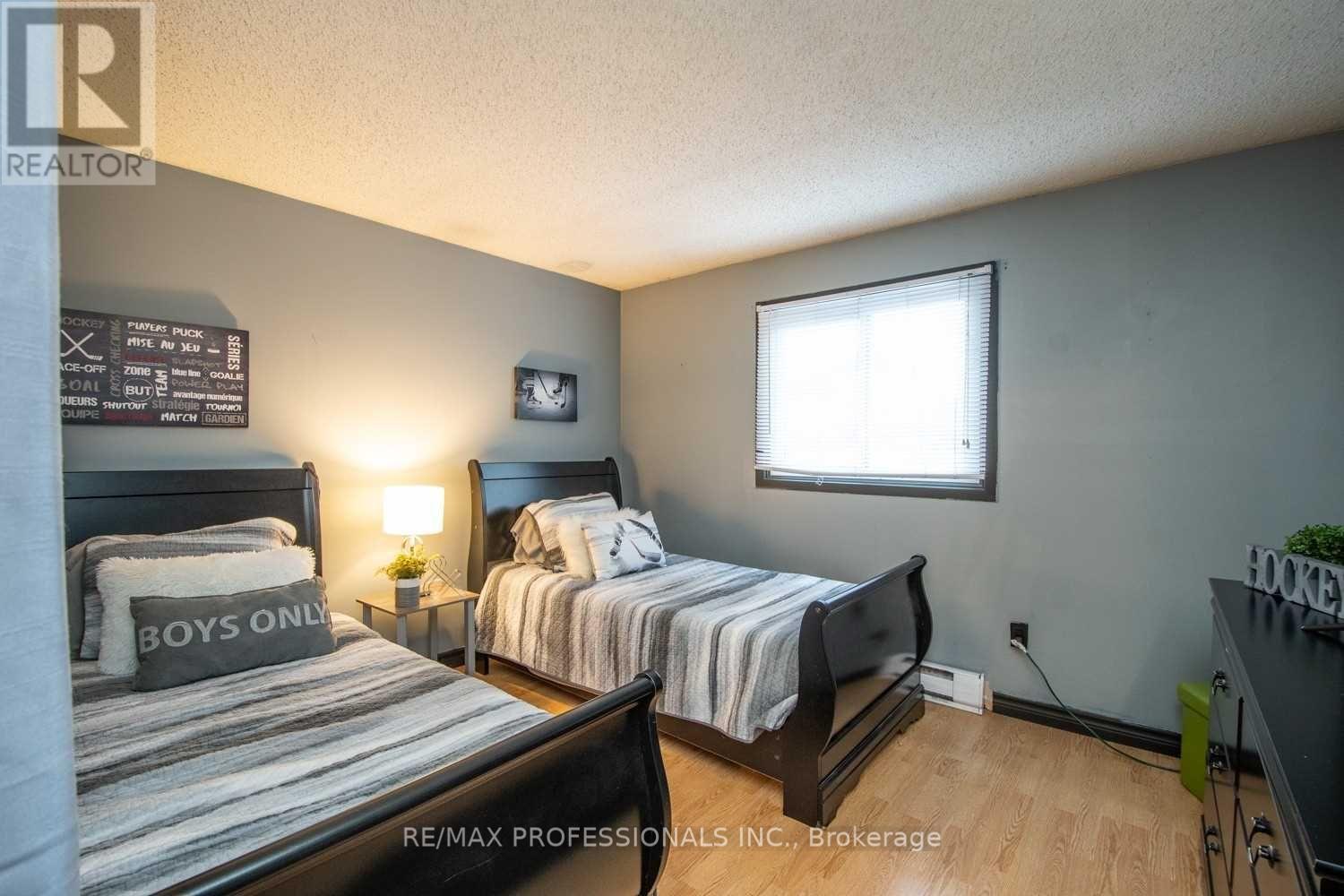 68 Overbank Drive, Oshawa, Ontario  L1J 7Y8 - Photo 9 - E13122558