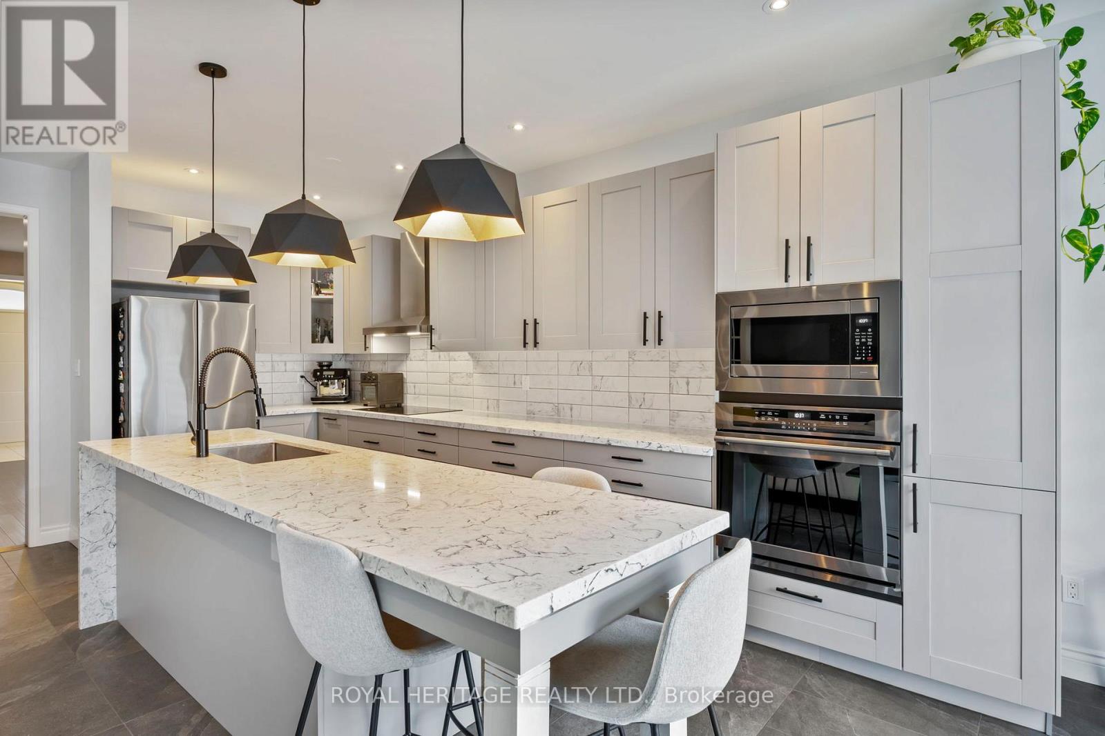 1531 Elmsley Drive, Pickering, Ontario  L1X 0B5 - Photo 8 - E13122598
