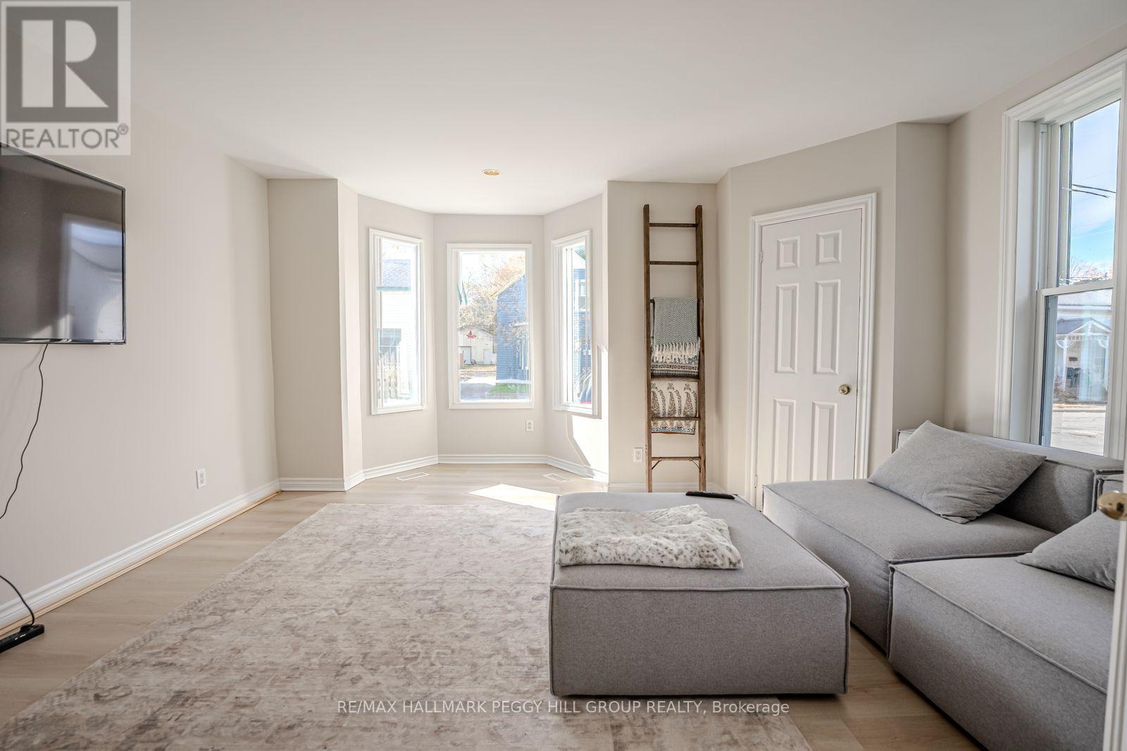 131 Sanford Street, Barrie (Sanford), Ontario  L4N 3C8 - Photo 6 - S13121536