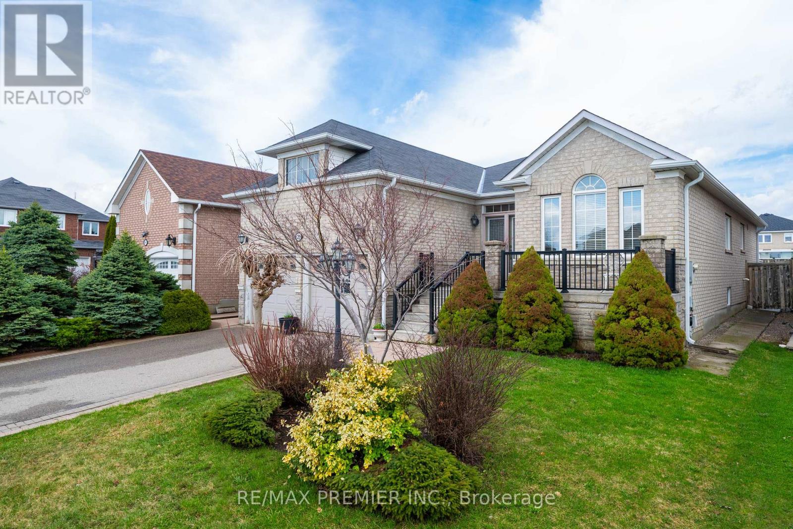 20 Drummond Drive, Vaughan, Ontario  L6A 2M5 - Photo 3 - N13122322