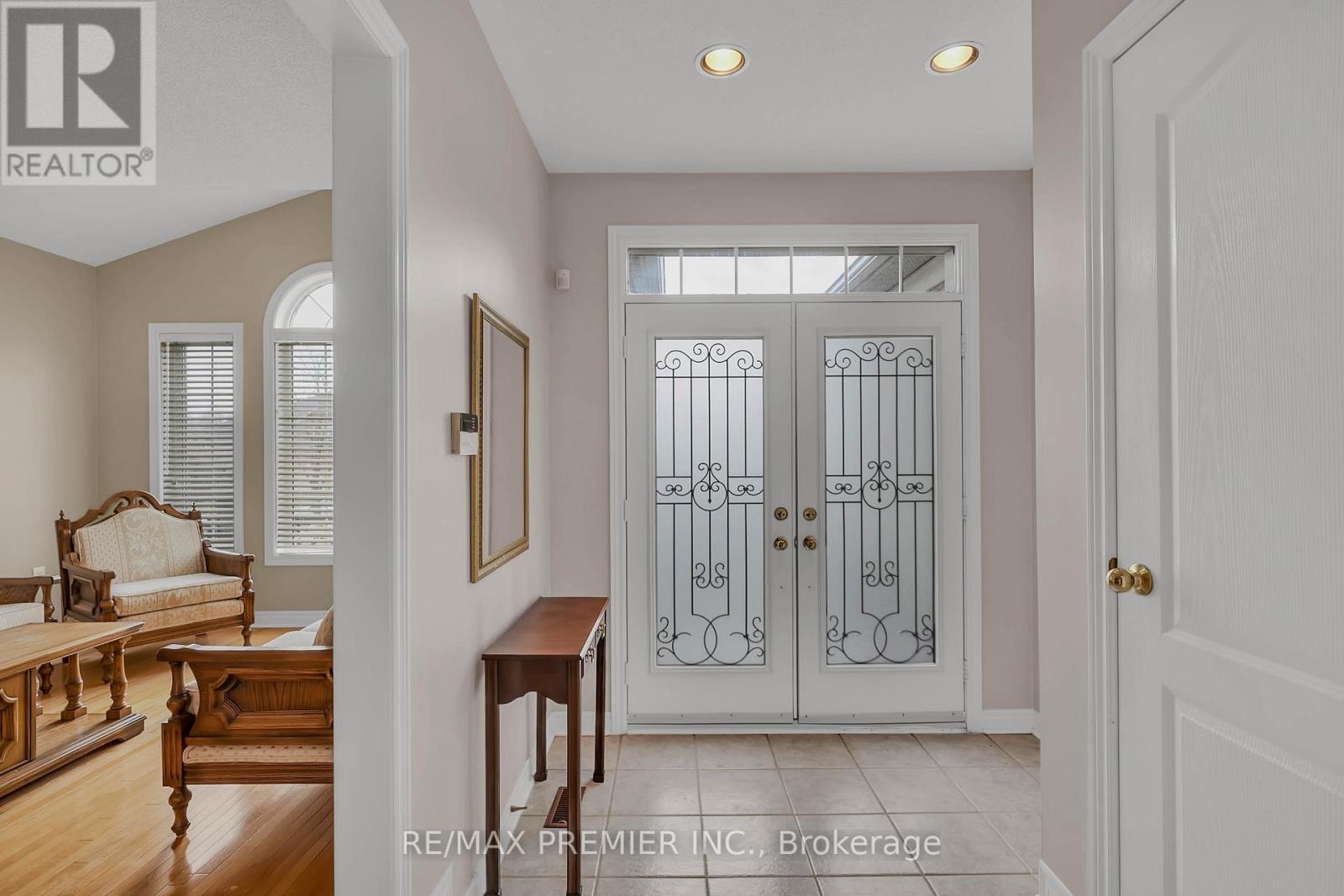 20 Drummond Drive, Vaughan, Ontario  L6A 2M5 - Photo 4 - N13122322