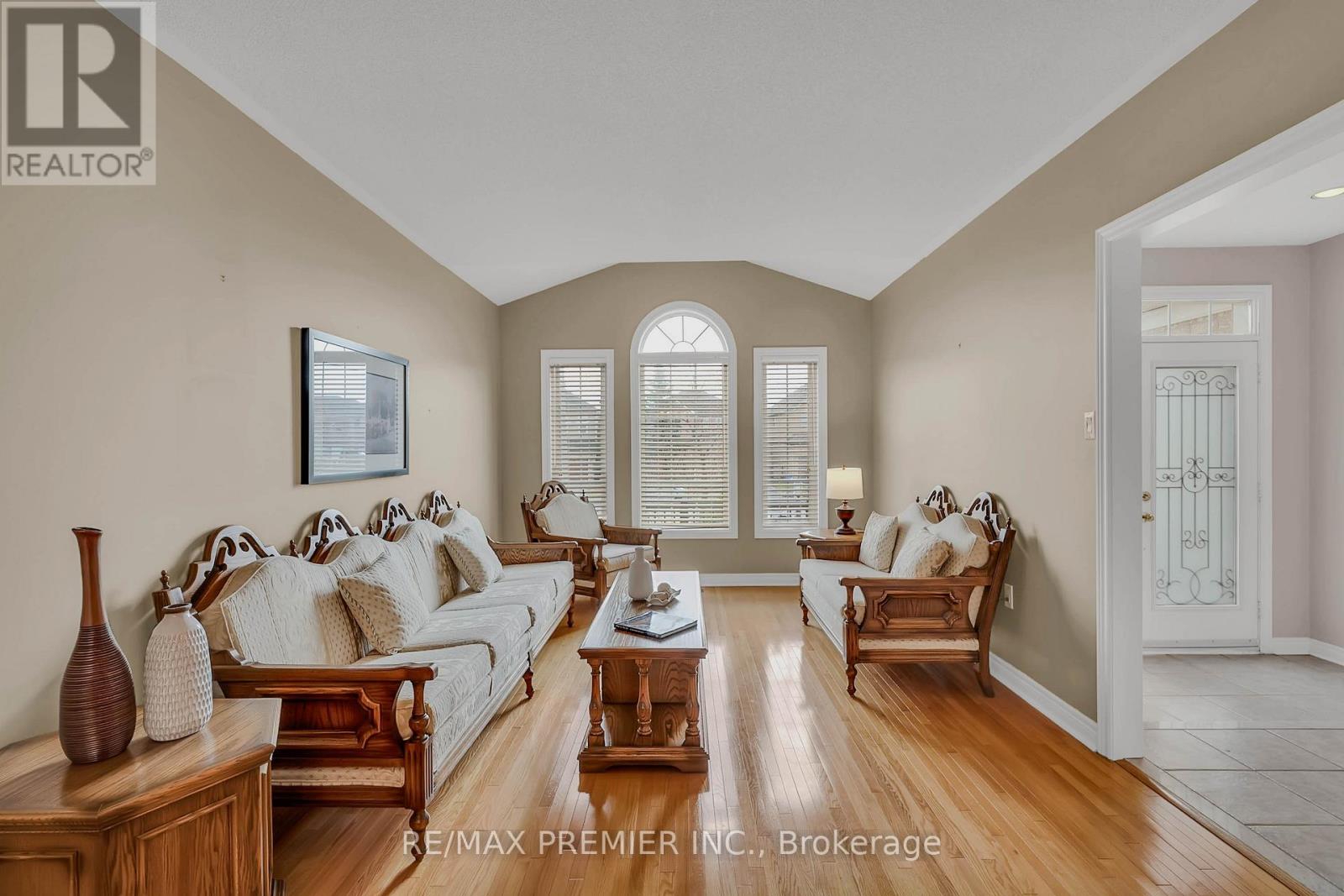 20 Drummond Drive, Vaughan, Ontario  L6A 2M5 - Photo 5 - N13122322