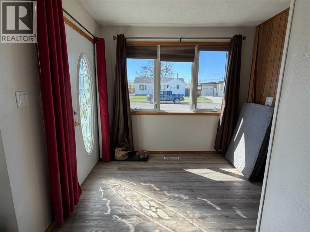 5025 41 Avenue, Taber, Alberta  T1G 1A7 - Photo 3 - A2310452