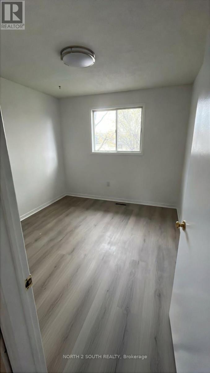 Upper - 39 Knicely Road, Barrie (Painswick North), Ontario  L4N 6V3 - Photo 5 - S13122244
