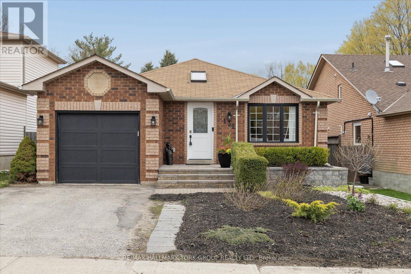 132 Athabaska Road, Barrie (Holly), Ontario  L4N 8E5 - Photo 1 - S13122528