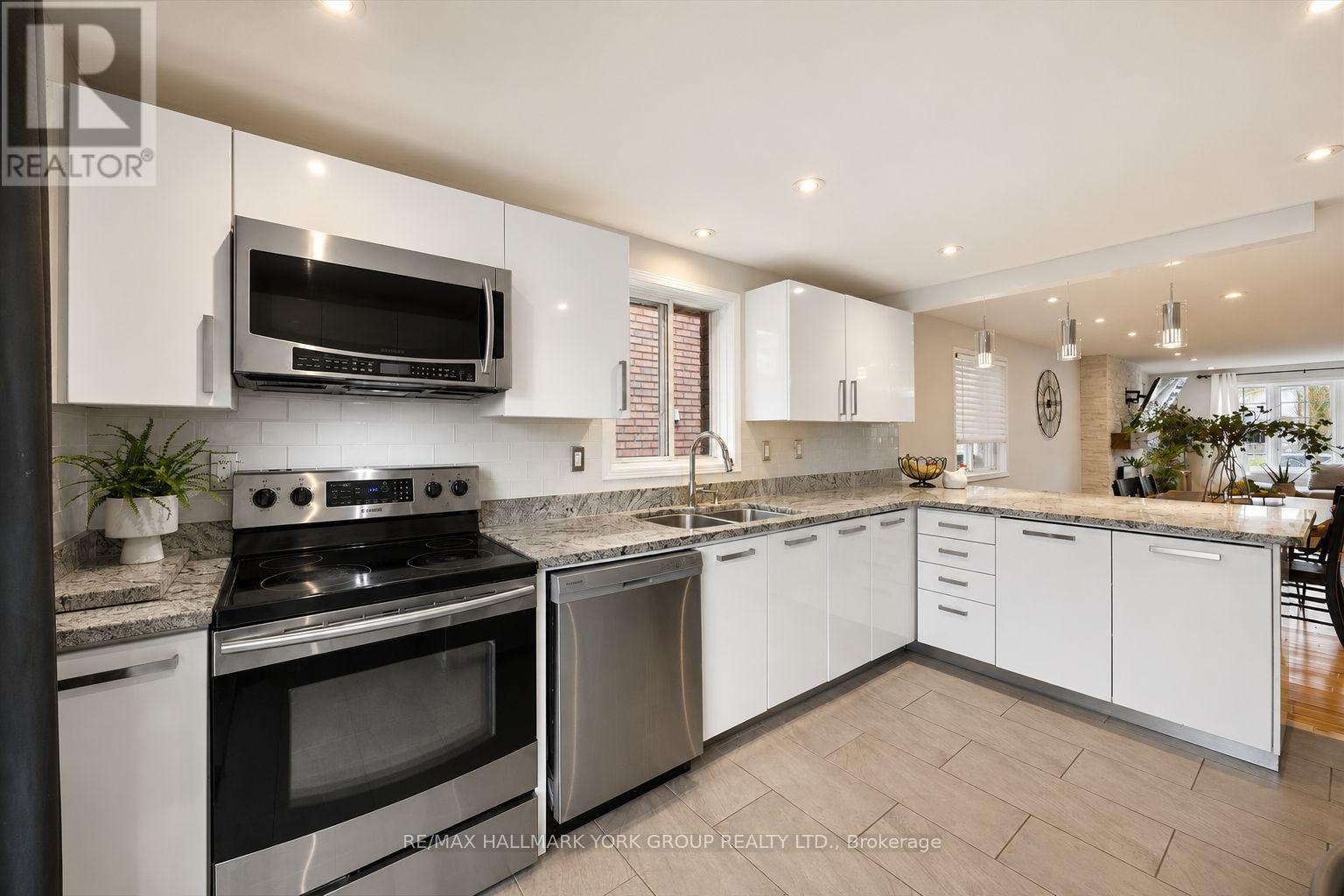 132 Athabaska Road, Barrie (Holly), Ontario  L4N 8E5 - Photo 15 - S13122528