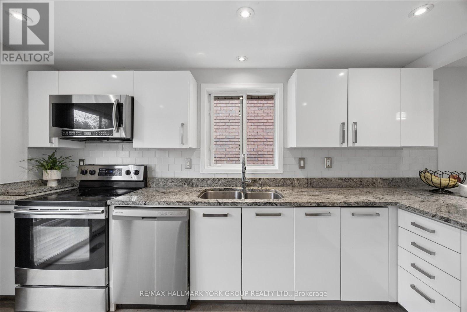 132 Athabaska Road, Barrie (Holly), Ontario  L4N 8E5 - Photo 17 - S13122528