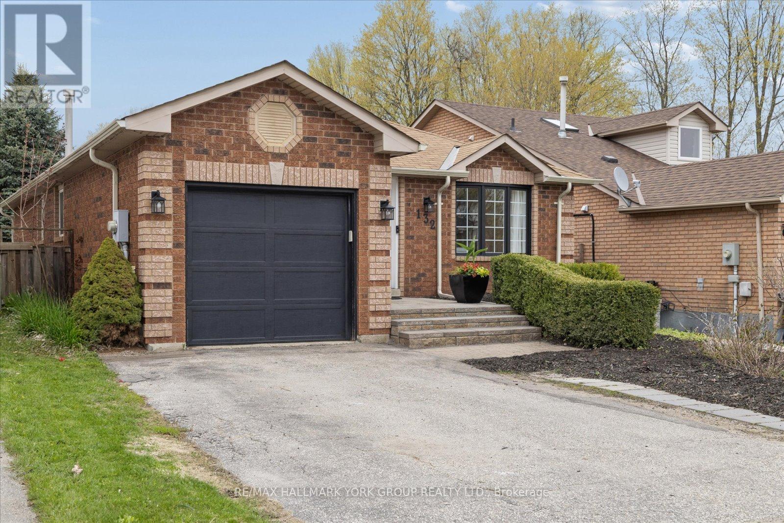 132 Athabaska Road, Barrie (Holly), Ontario  L4N 8E5 - Photo 2 - S13122528