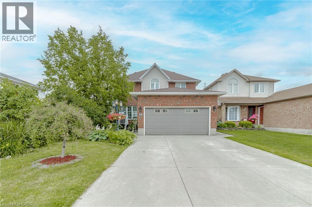 32 VINEBERG Drive, Hamilton, Ontario