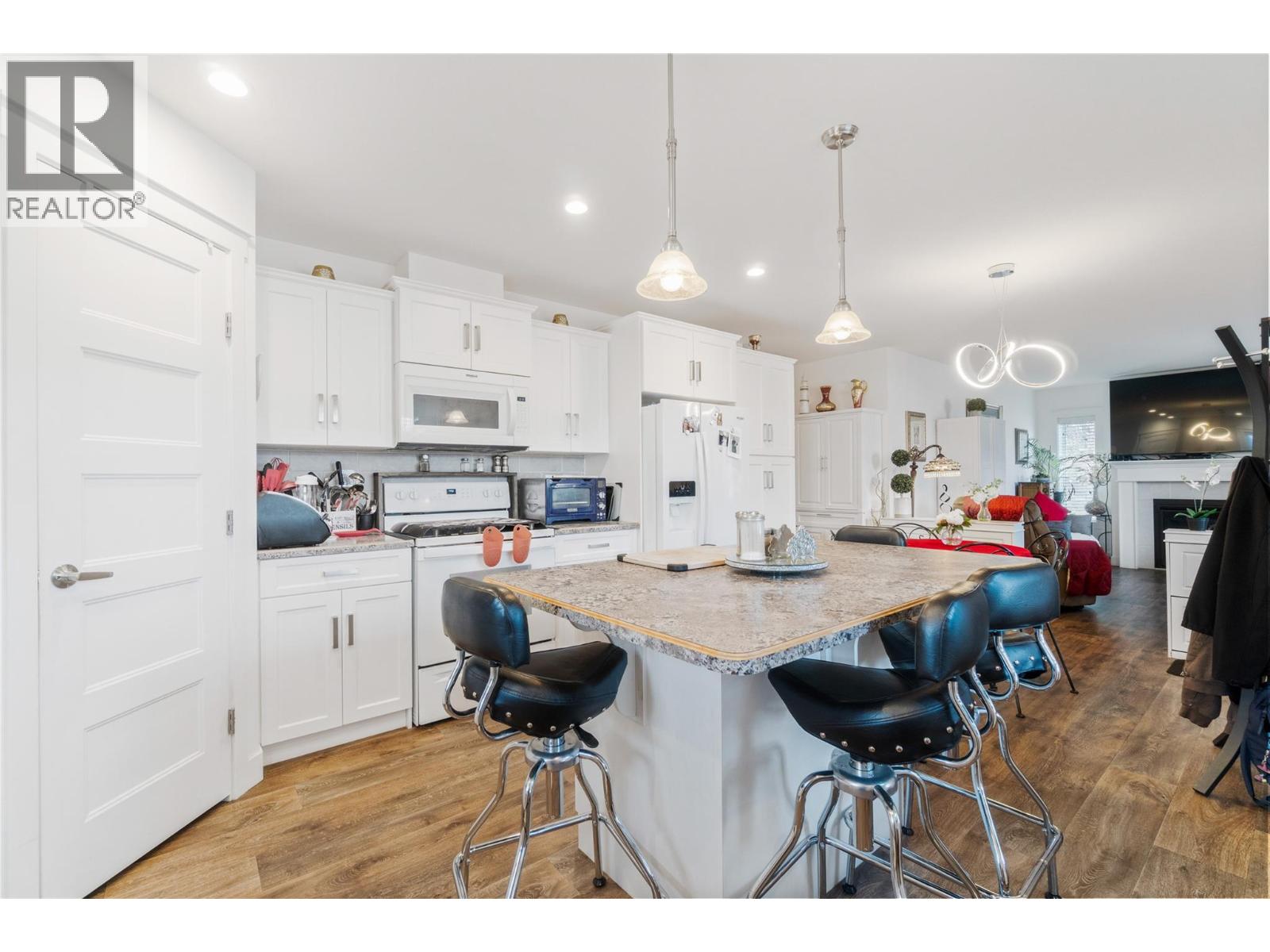 4540 72 Avenue NE, Canoe, British Columbia