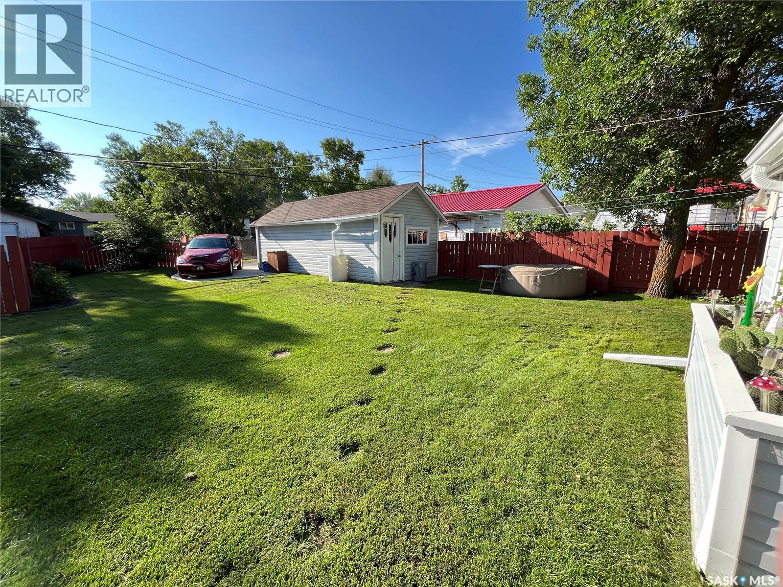 214 Marsh Street, Maple Creek, Saskatchewan  S0N 1N0 - Photo 11 - SK035840